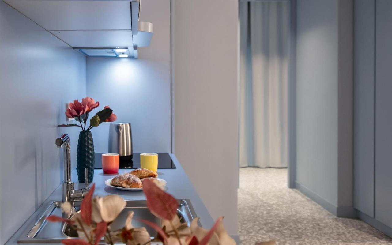 Lady Rose Hotel Наполи Екстериор снимка