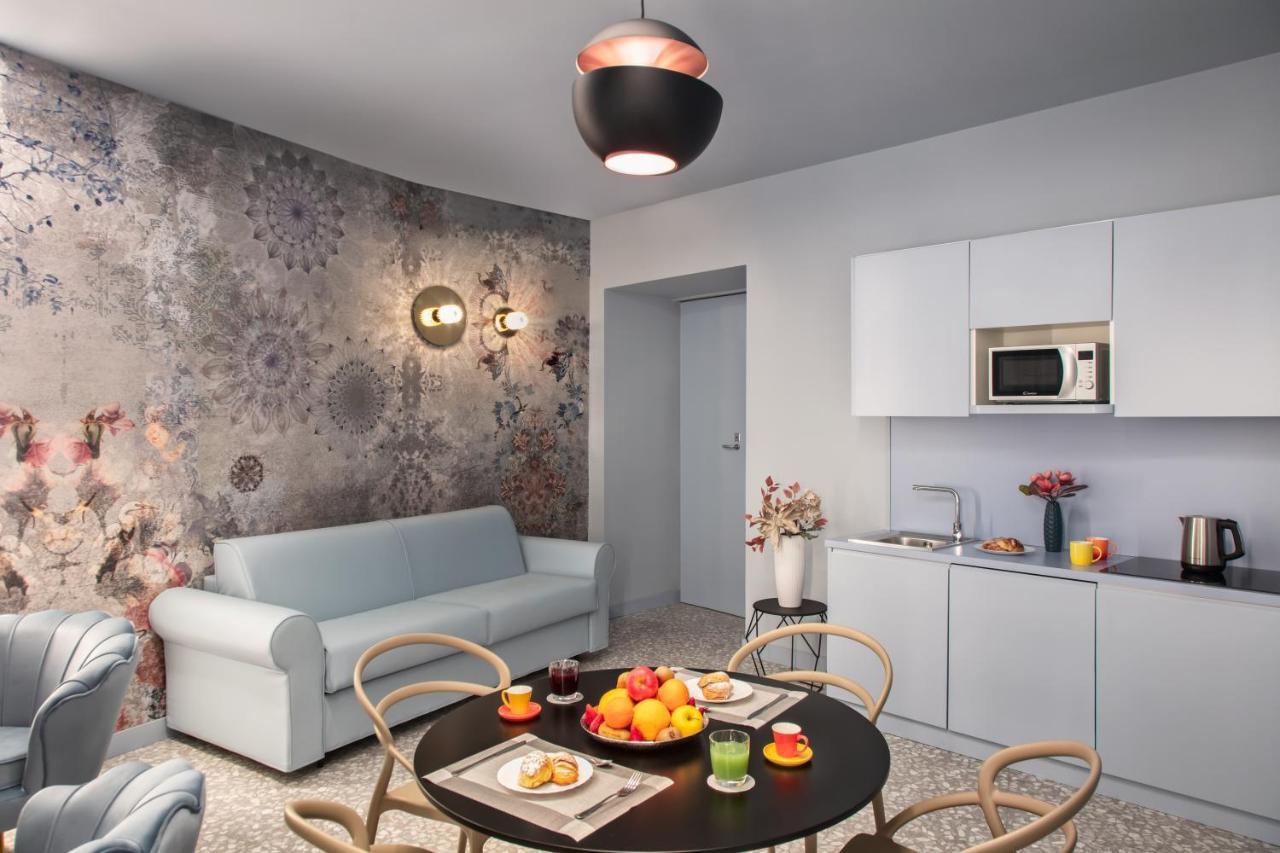 Lady Rose Hotel Наполи Екстериор снимка