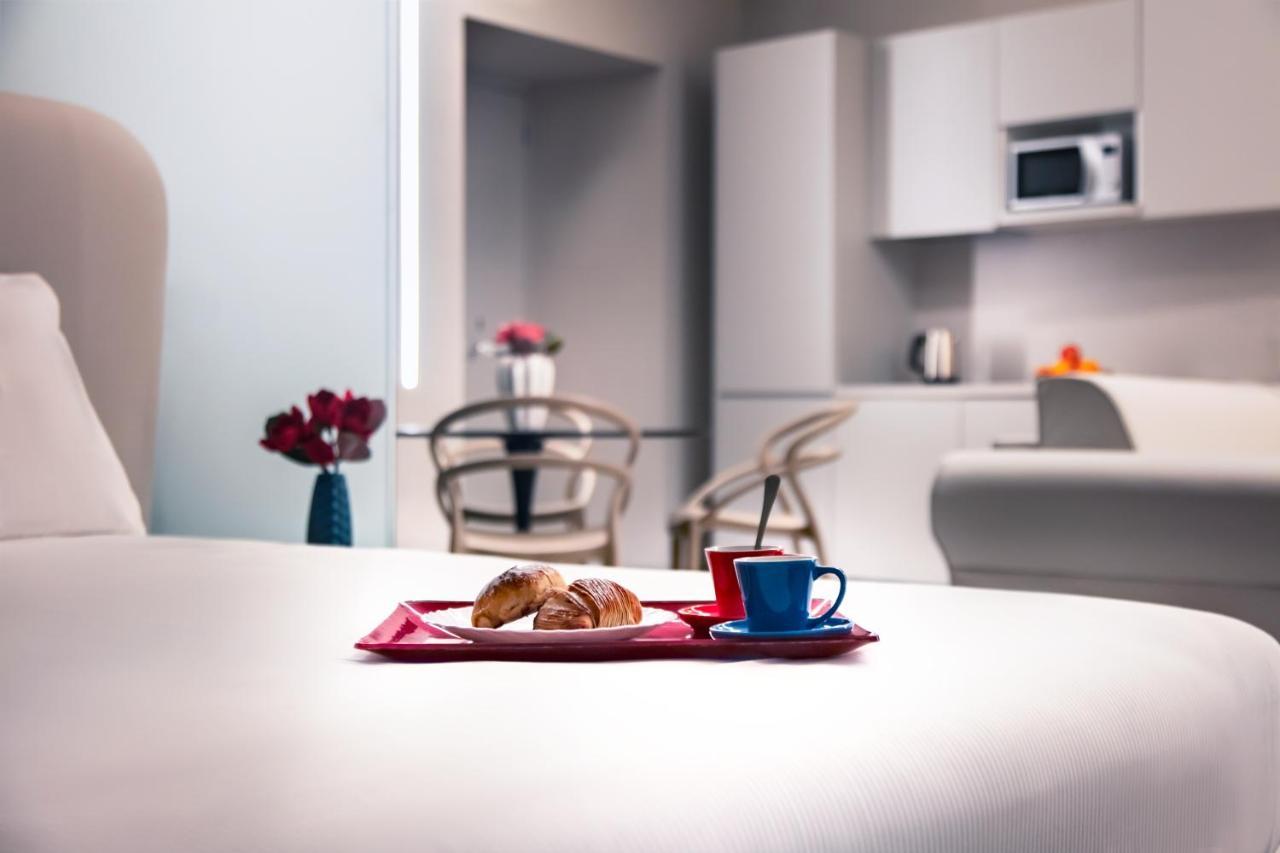 Lady Rose Hotel Наполи Екстериор снимка