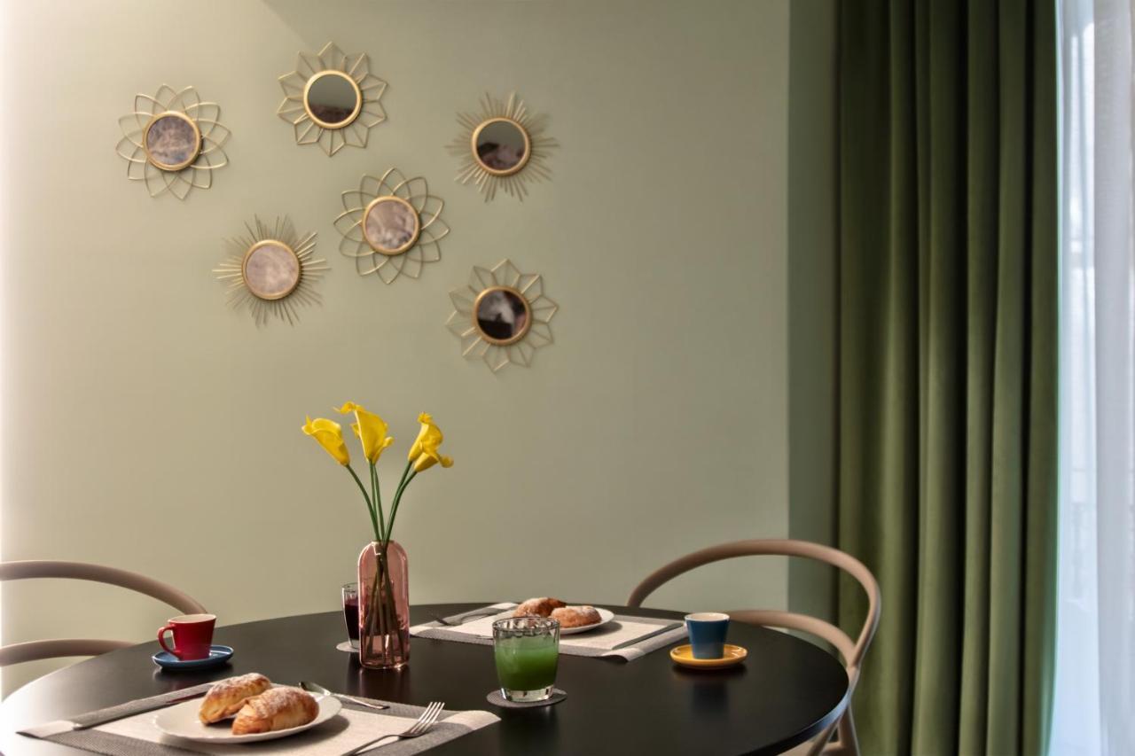 Lady Rose Hotel Наполи Екстериор снимка