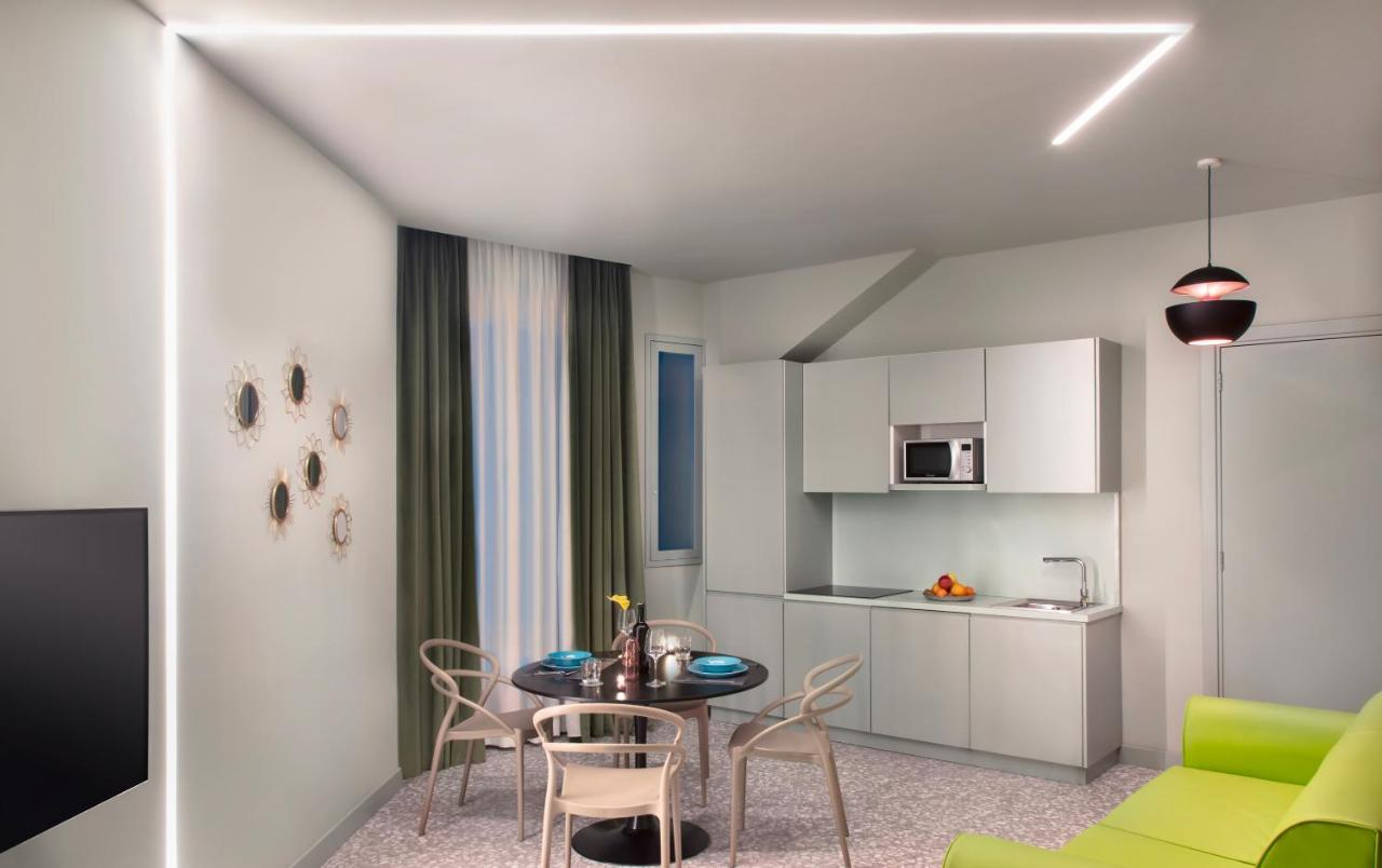 Lady Rose Hotel Наполи Екстериор снимка