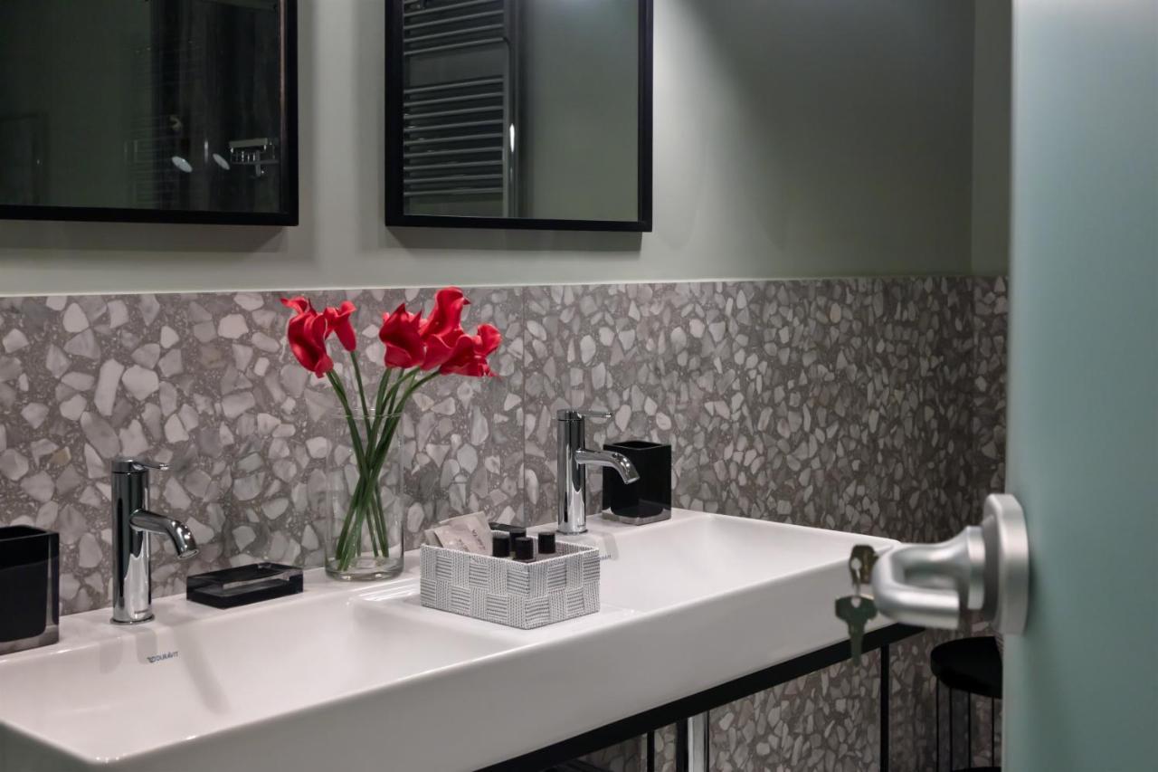 Lady Rose Hotel Наполи Екстериор снимка